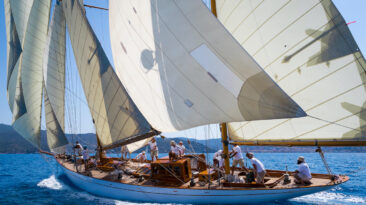 Veleiro inspira um relógio, uma narrativa