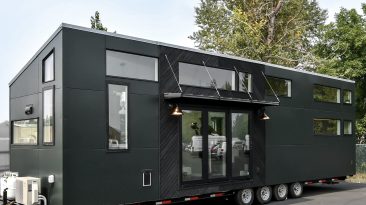 The Urban Park Max ultrapassa os limites da vida em casas minúsculas, oferecendo uma experiência semelhante à de um apartamento