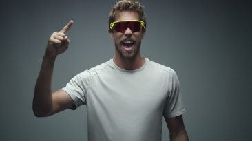 Oakley apresenta os desafios da vida de atletas